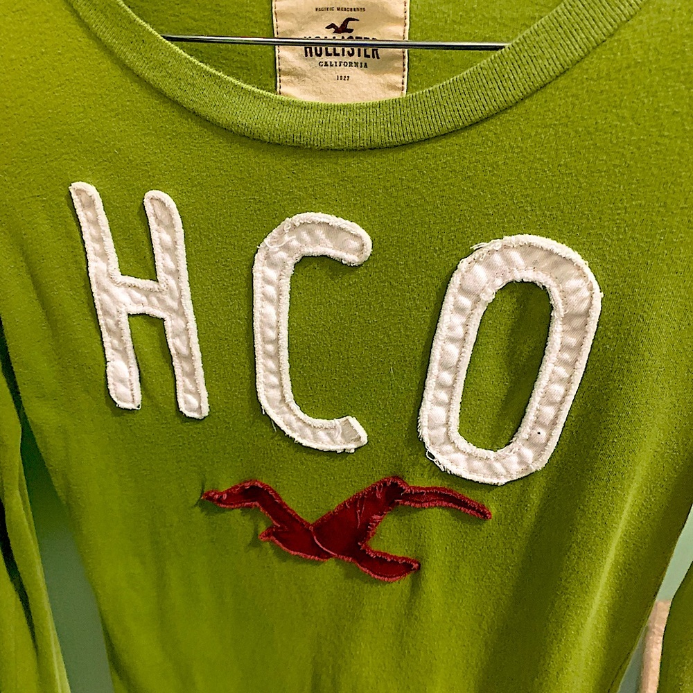 Vintage Long sleeve Hollister shirt ! It’s has the H C O logo on the front
